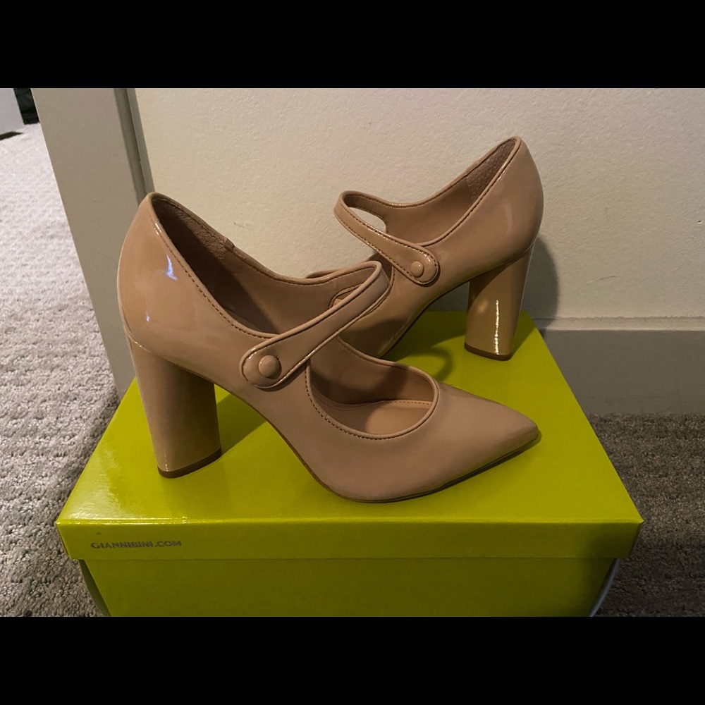 Nude Gianni Bini Isobelle Mary Jane pumps